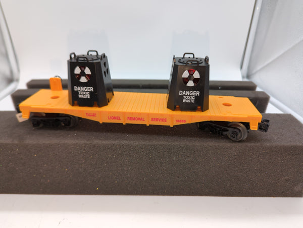 Lionel 6-16666 toxic waste car with illuminated containers O SCALE Like New