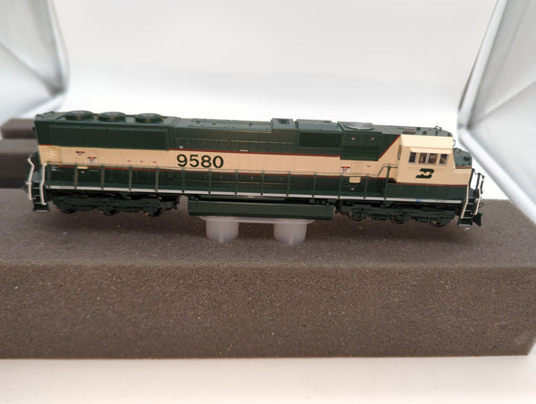 Kato 37-6381 EMD SD70MAC Cab Headlight BN Executive #9580 HO Scale Like New