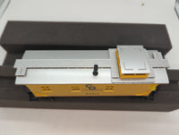 MTH Railking 30-7709 Chesapeake & Ohio Illuminated Wood-side caboose #90912. O SCALE Like New