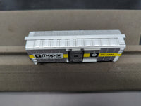 HO Scale 8601-1 Mopar 40' Box Car Ho Scale Like New