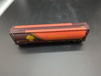 Bachmann 19140 CANADIAN 4 BAY CYLINDRICAL GRAIN HOPPER - SASKATCHEWAN SKNX 397387 - WHEAT HERALD HO SCALE Like New