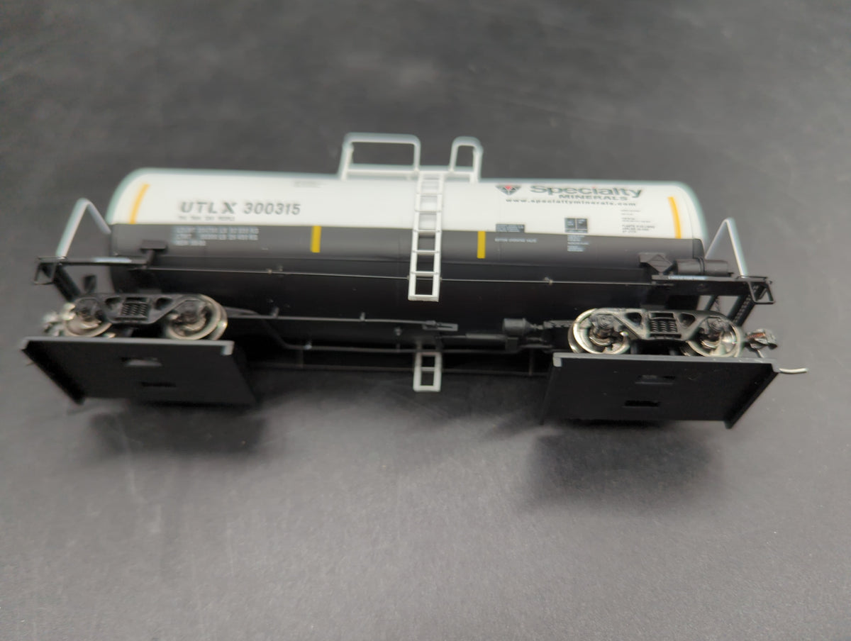 Walthers 920-100128 40' UTLX 16k Gal Funnel Flow Tank Car Specialty Mi