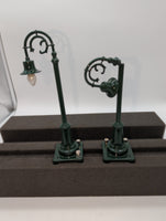 MTH MT-1031 No 59 Die Cast Green Street Lamp set of 2 (One Broken) O Scale Used Excellent as is