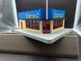 MTH Railking 30-90451 Downtown Hobby Single Story Opposite Corner Store. O SCALE Like New