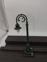 MTH MT-1031 No 59 Die Cast Green Street Lamp set of 2 (One Broken) O Scale Used Excellent as is