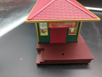 Lionel 6-16863 SANTA'S CHRISTMAS WISH STATION O SCALE Like New