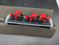 Lionel 6-16907 flatcar with three farm tractors O SCALE Like New