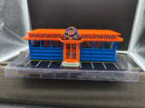 Lionel 1929080 HOT WHEELS CRASH CITY CAFE O SCALE Like New