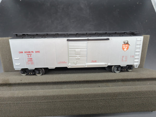 Lionel 6-17200 Canadian Pacific CP Rail box car O SCALE Like New