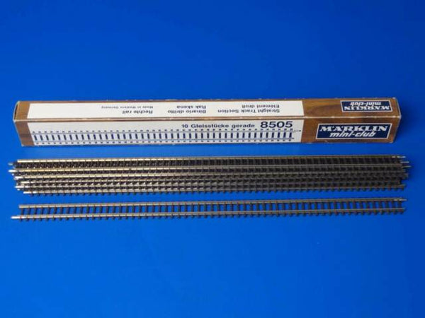 Marklin 8505 Box of 10 straight track sections   Z SCALE (1:220)