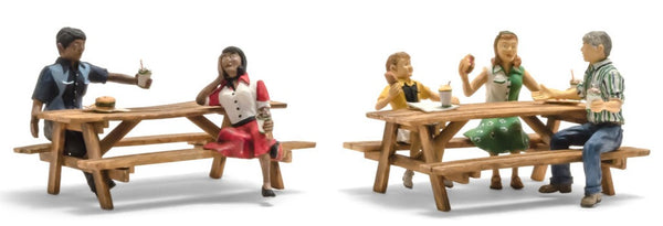 Woodland Scenics WDS1939 Outdoor Dining HO Figures